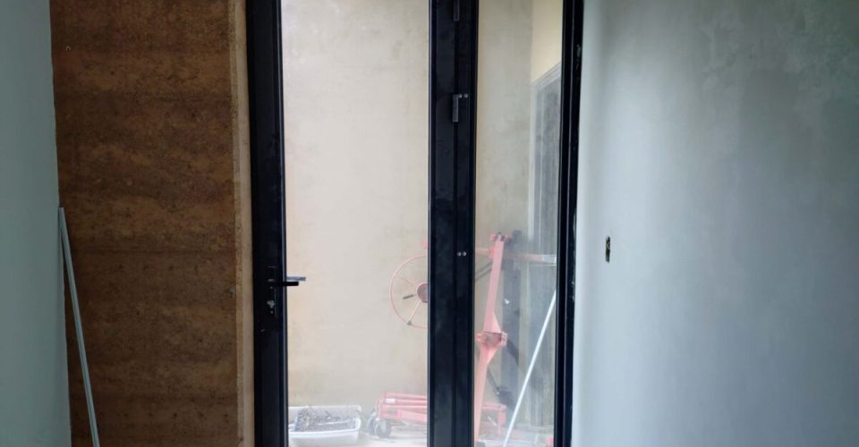 External With Lock 02-min